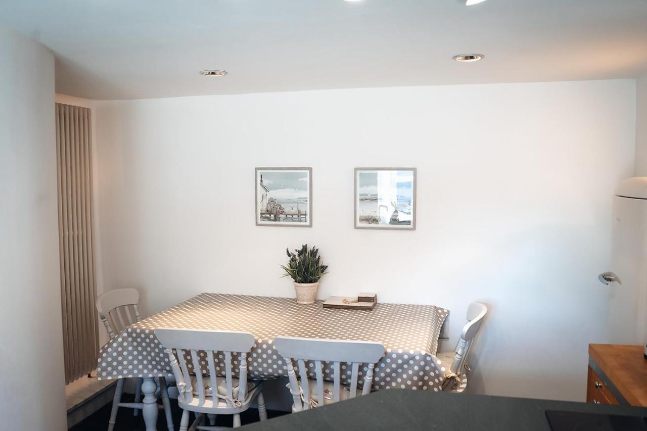 אברדין Unique 2 Bedroom Cottage In Fittie מראה חיצוני תמונה